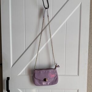 Elegant Lavender Crossbody Bag with Chain Strap
